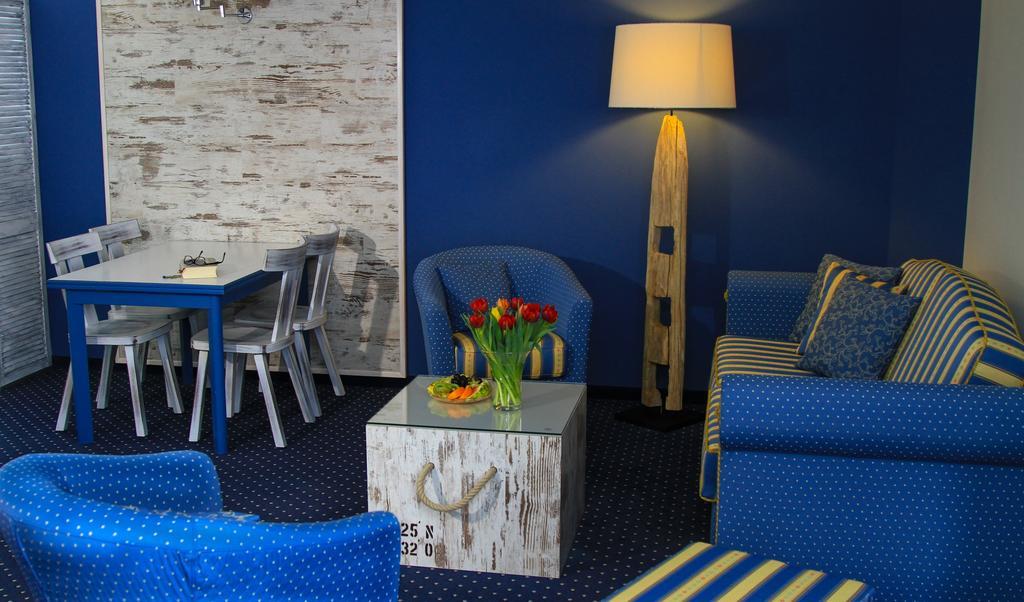 Hotel & Restaurant Seebruecke Zingst Pokoj fotografie