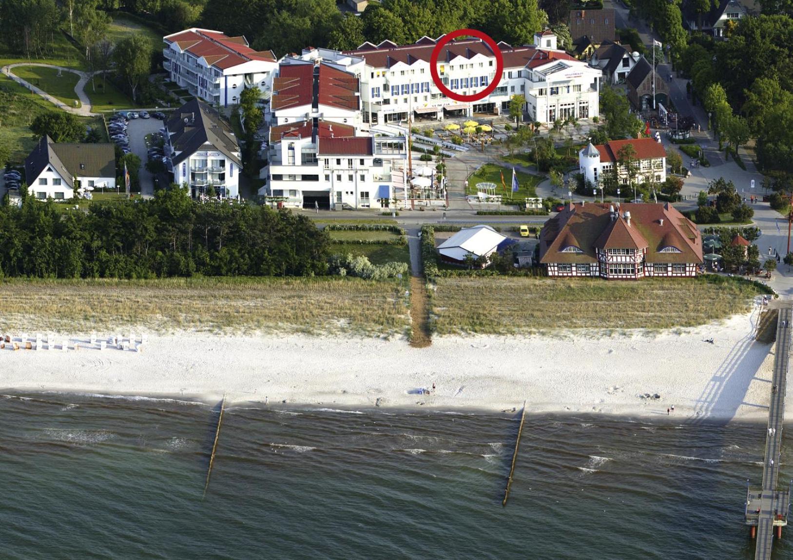 Hotel & Restaurant Seebruecke Zingst Pokoj fotografie